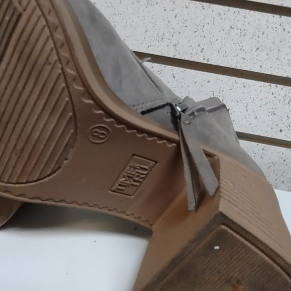 Grey lace up boots from Time And Tru size 8 - in excellent used condition - Picture 6 of 6